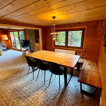 公寓 Haus Riverside *