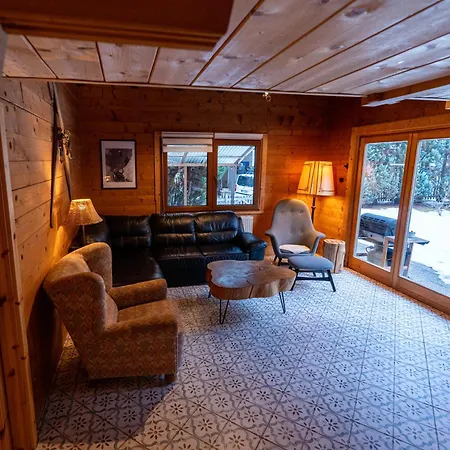 Haus Riverside شقة