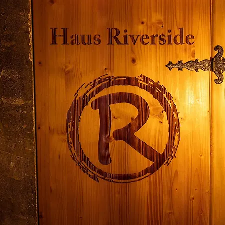 Haus Riverside *